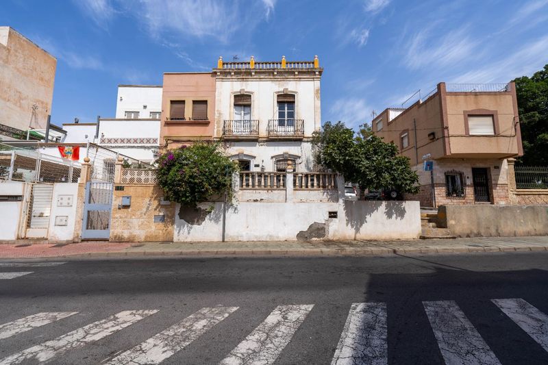 Foto da77faea-b659-4eb0-a048-7ce84ed36875. Casa amb aparcament a Esperanza - Quemadero Almería