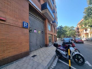 Parking voiture  D'aragó. Plaza de garaje en carrer daragó la solución práctica para aparc