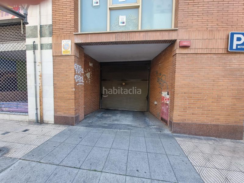 Foto 3be23cc6-fc13-4651-803f-51eacb19a2d8. Aparcament cotxe a Centre Reus