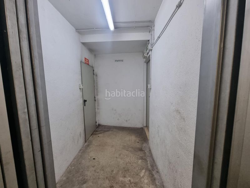 Foto 433892ff-4eb5-4599-844f-1745ae91067c. Aparcament cotxe a Centre Reus
