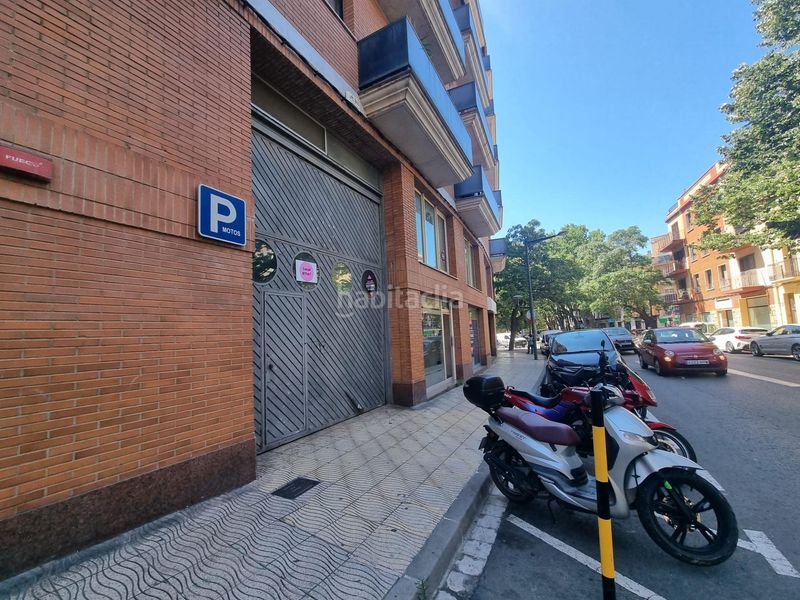Foto aca37683-0845-4914-9871-8b3355694369. Aparcament cotxe a Centre Reus
