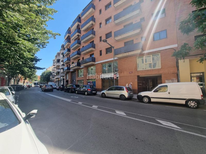 Foto ad577851-2b8b-465c-9cff-9003f94543e2. Aparcament cotxe a Centre Reus