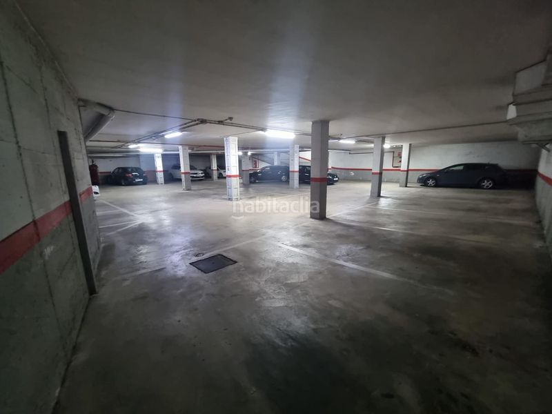 Foto c66d448d-1387-4968-aeb7-9e33fb9bb232. Aparcament cotxe a Centre Reus