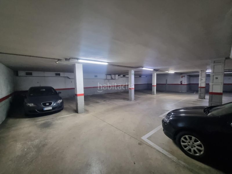 Foto ed16f2c4-d1b1-4143-995c-b58ccdfc282f. Aparcament cotxe a Centre Reus