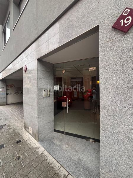 Foto 32191a2e-9bf8-4d62-9c92-3a1c20c37cdd. Aparcament cotxe a Centre Reus
