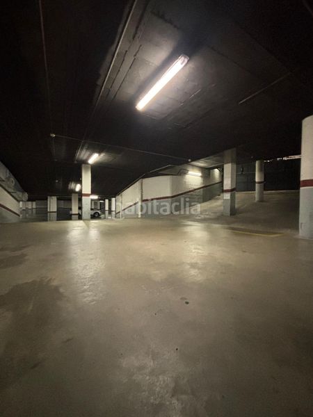 Foto 700d09b0-e601-4b4a-a10b-61bd30339bcc. Aparcament cotxe a Centre Reus