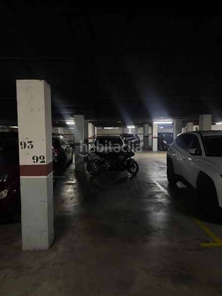 Foto 88f2fa2a-b0bd-4bda-8e33-99ef8e029d53. Aparcament cotxe a Centre Reus
