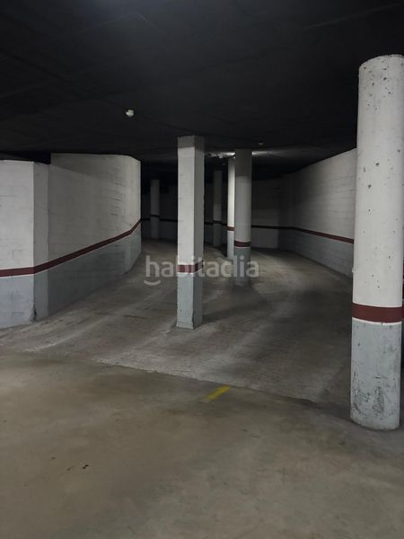 Foto b968f210-d2fb-4507-889d-b3dbae852e98. Aparcament cotxe a Centre Reus