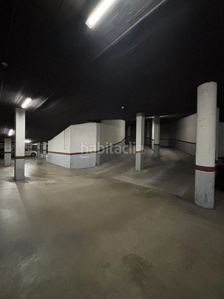 Foto e300617f-bec2-4d9b-85dc-a98ab741f903. Aparcament cotxe a Centre Reus
