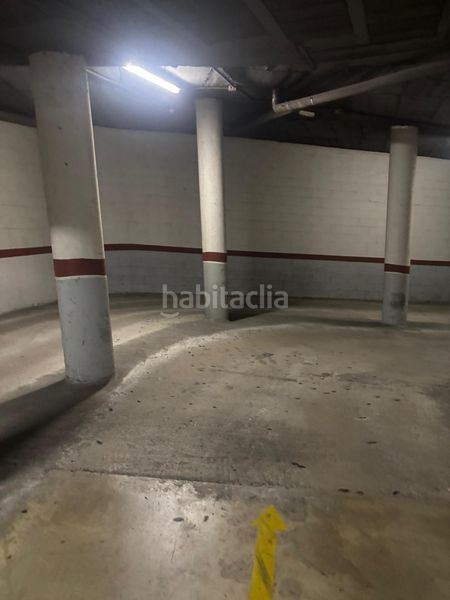 Foto eb8d1bf6-8919-4be8-bd62-f212e3136db7. Aparcament cotxe a Centre Reus