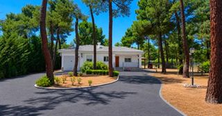 Chalet  Calle parraces ii. Chalet independiente con gran parcela y piscina a 50 min de madr