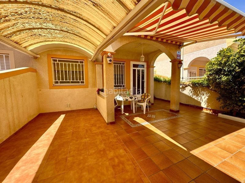 Foto ee72b43f-335e-49b3-9562-834fb99f46f3. Casa amb aparcament a Centro Alcázares (Los)