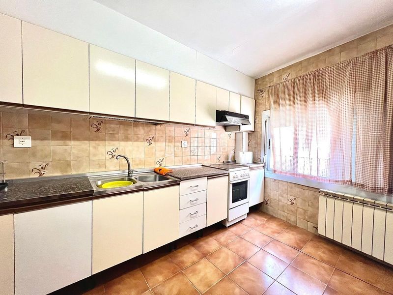 Foto 5a7b78f9-5c83-4230-acd3-d6c2a4d85ab6. Casa amb calefacció a Riba-roja d´Ebre