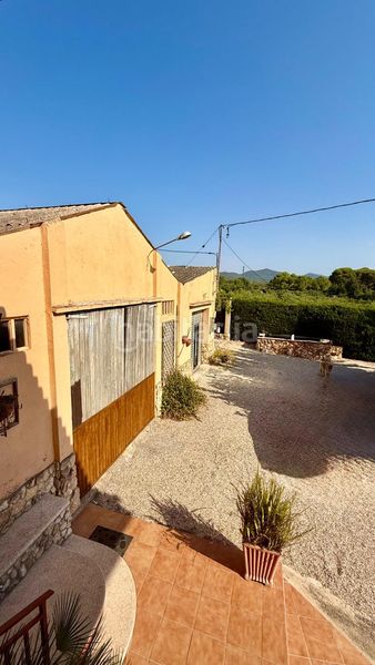 Foto 09b32648-2b8a-44e8-917e-bd06498223ed. Casa amb aparcament piscina a Valls