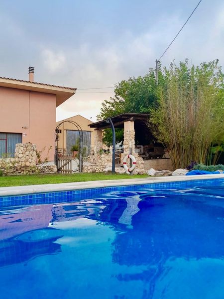 Foto 49a059d2-2f12-4912-8715-ef8cfad2174d. Casa amb aparcament piscina a Valls