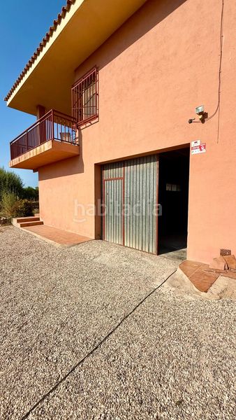 Foto 7e81b060-e4ee-49db-8abd-215cfafc7aee. Casa amb aparcament piscina a Valls
