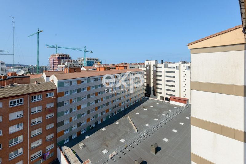 Foto ab26ed44-aa17-4109-b33e-89299a852608. Pis a avenida de portugal 52 a Laviada Gijón