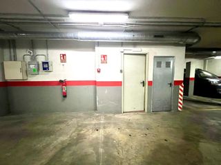 Posto auto  Avenida de la ràpita. Plaza de aparcamiento en venta en el centro de amposta, con auto
