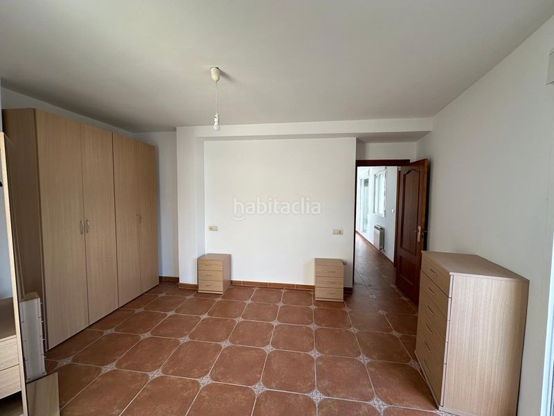 Foto ccee2667-0142-49fe-a5e1-602f550d8f77. Pis amb aparcament a Barrio de la Vega Monachil