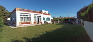 Chalet  Calle calle bolig. Una casa junto al mediterráneo, con jardín, garaje y múltiples e