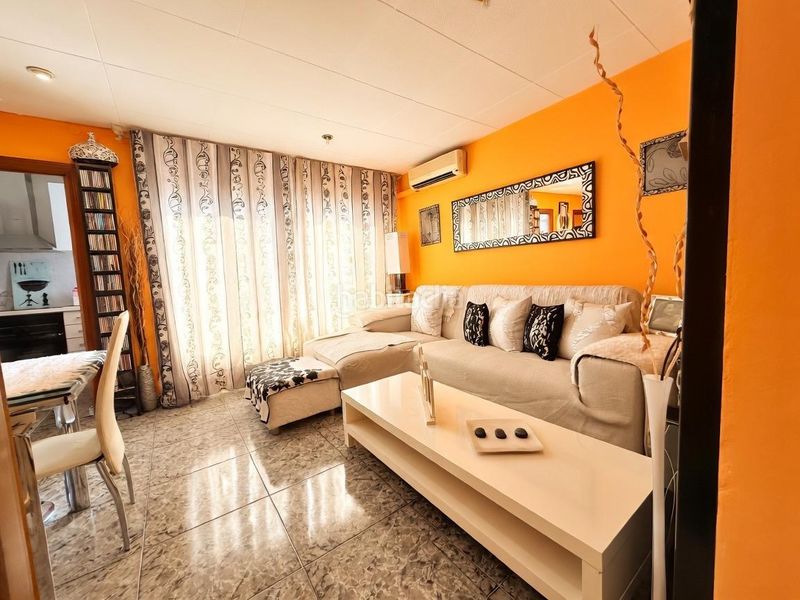 Foto 0d1b084e-8193-43cb-81f4-7a3c700659e3. Piso  impecable de 2 habitaciones con balcón en Badalona