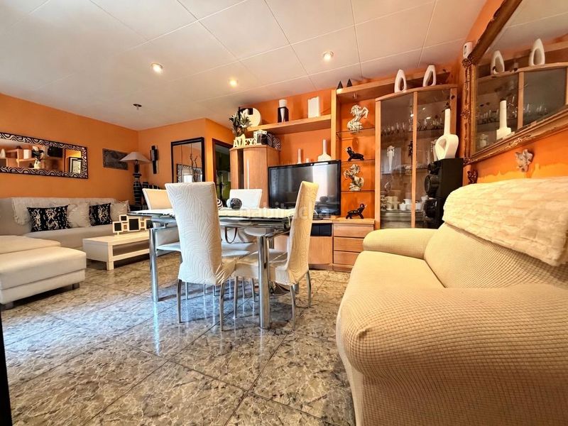 Foto 165b7978-782f-4ebf-8b86-406ca2918973. Piso  impecable de 2 habitaciones con balcón en Badalona