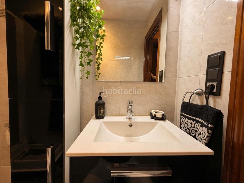 Foto d1fb01ab-3c82-4a79-b136-f93322056bc4. Piso  impecable de 2 habitaciones con balcón en Badalona