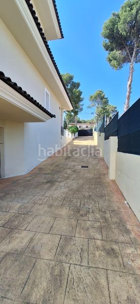Foto 5ffd2f5b-a456-44cc-8cae-95a51492b2e3. Xalet amb aparcament a Picassent