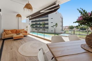 Piccolo appartamento in Roda. Bright 2bed, 2bath apartment with pool views, garage  lift  1 km
