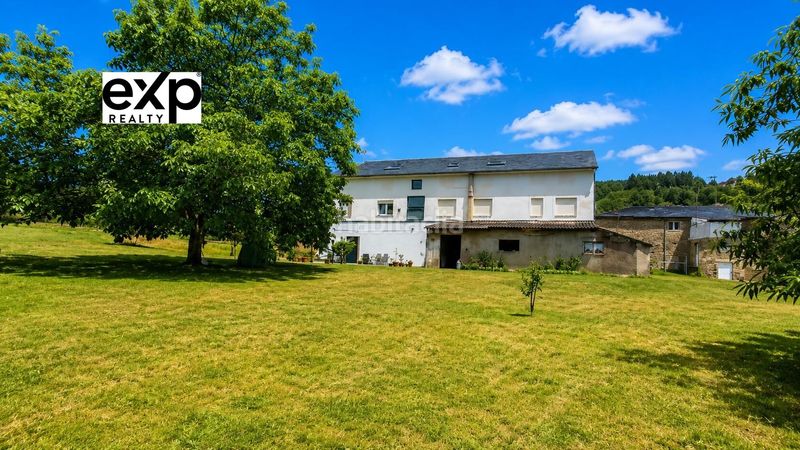 Foto 614b42ff-0e47-48bc-8643-3b7e70b0c286. Piso amplio apartamento con gran terraza, garaje y finca privada junto al río xunco sargadelos lugo en Cervo