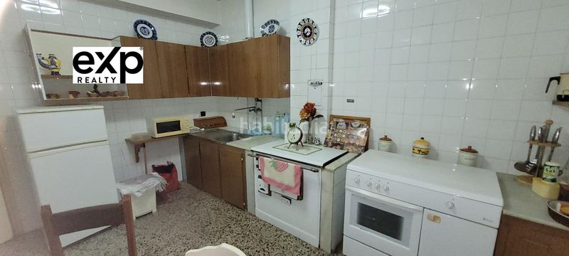 Foto 724a4d6b-79b3-41a4-a587-e7027c15e56a. Piso amplio apartamento con gran terraza, garaje y finca privada junto al río xunco sargadelos lugo en Cervo