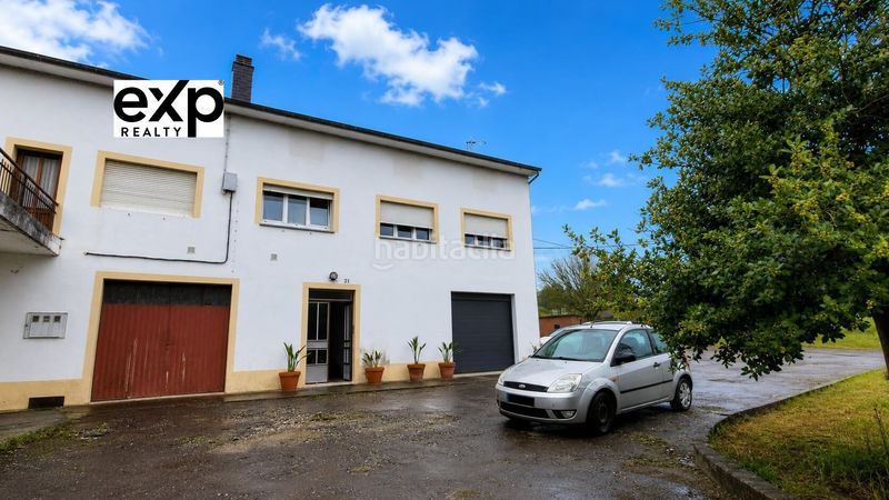 Foto cec25e6d-a679-451d-b07c-add88d1785d3. Piso amplio apartamento con gran terraza, garaje y finca privada junto al río xunco sargadelos lugo en Cervo