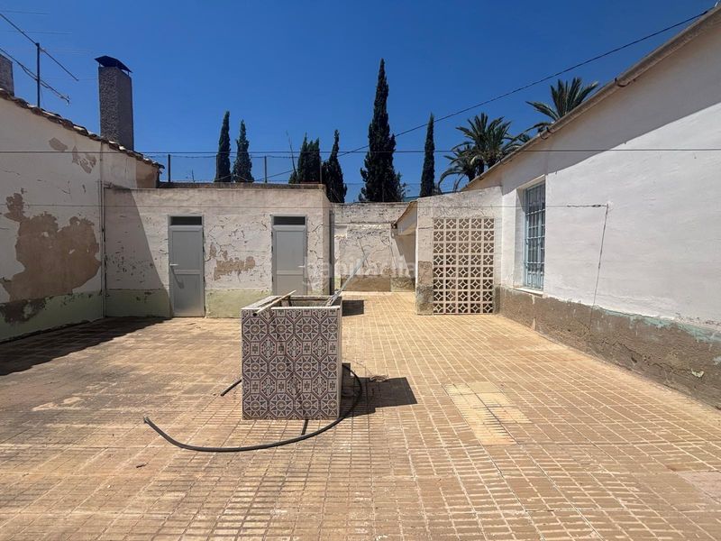 Foto 6a7c5bff-b615-4823-b512-eccc83185e6d. Casa amb aparcament a La Portalada Elche / Elx
