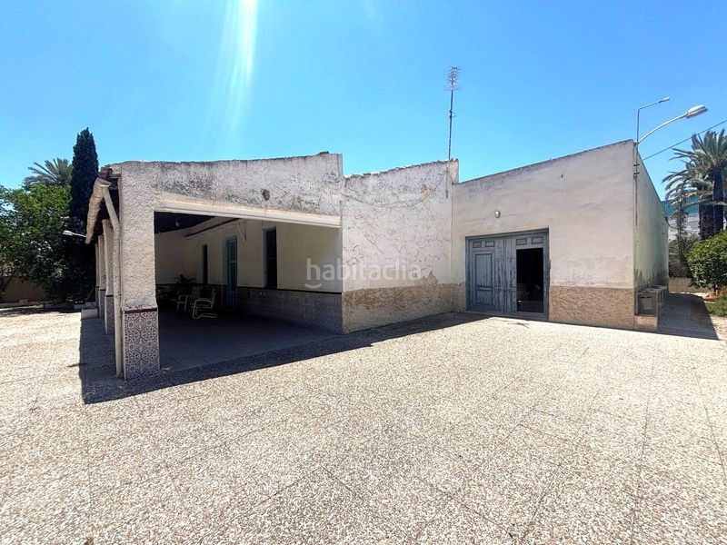 Foto e9bd15a6-c132-449b-96a0-d6eee377ac6e. Casa amb aparcament a La Portalada Elche / Elx