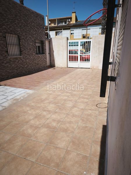 Foto b06d47e8-72f9-4b69-9738-2fde1263daa3. Casa adossada a Centro Alcázares (Los)