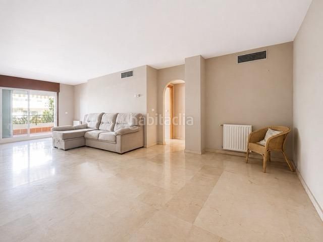 Foto 13ce3e3f-983c-4730-965e-1478c7136cba. Apartament amb calefacció aparcament piscina a Guadalmina Alta Marbella