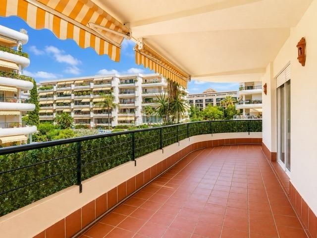 Foto 39acbad5-0f8b-40e7-9787-78a2537f3335. Apartament amb calefacció aparcament piscina a Guadalmina Alta Marbella