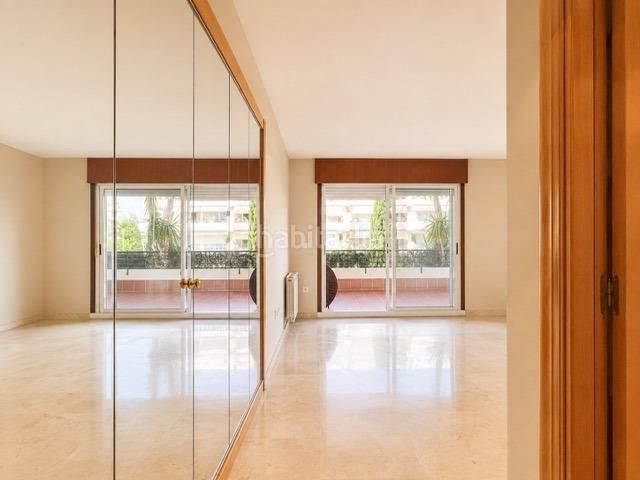 Foto 4e206194-255a-4f27-8d75-bfef0bd72cb9. Apartament amb calefacció aparcament piscina a Guadalmina Alta Marbella