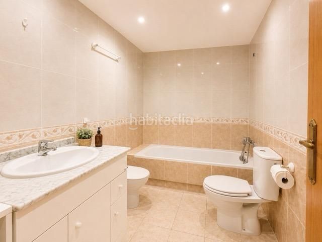 Foto 64627f9b-d9e9-49c0-b207-52501c5ce86d. Apartament amb calefacció aparcament piscina a Guadalmina Alta Marbella