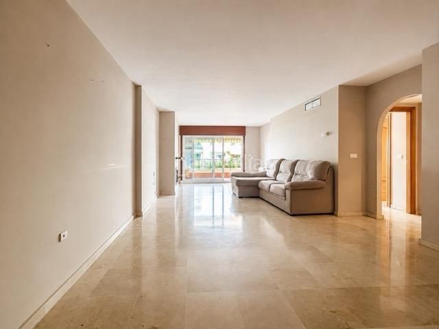 Foto c5d5835f-8eeb-4f7a-ad50-465c6158d98a. Apartament amb calefacció aparcament piscina a Guadalmina Alta Marbella