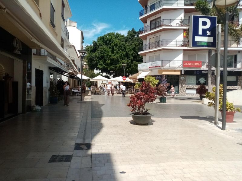 Foto 806baff8-18ac-4897-94e1-7732cdea5c87. Alquiler local comercial  en el corazón a 100 m de la plaza central en Estepona