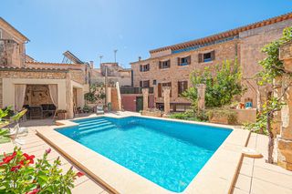 Maison à Santanyí Poble. Casa señorial de carácter mallorquín con licencia etv en santany