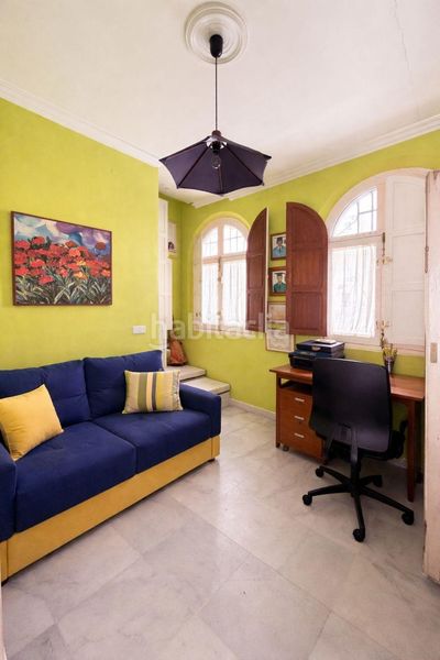 Foto 7339652b-8493-40fa-aeff-81290060841c. Casa adossada amb aparcament a Ciudad Jardín Sevilla