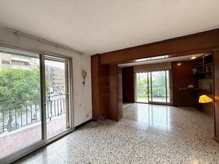 Pis  Rambla nova 127. Luminoso piso en venta en rambla nova
