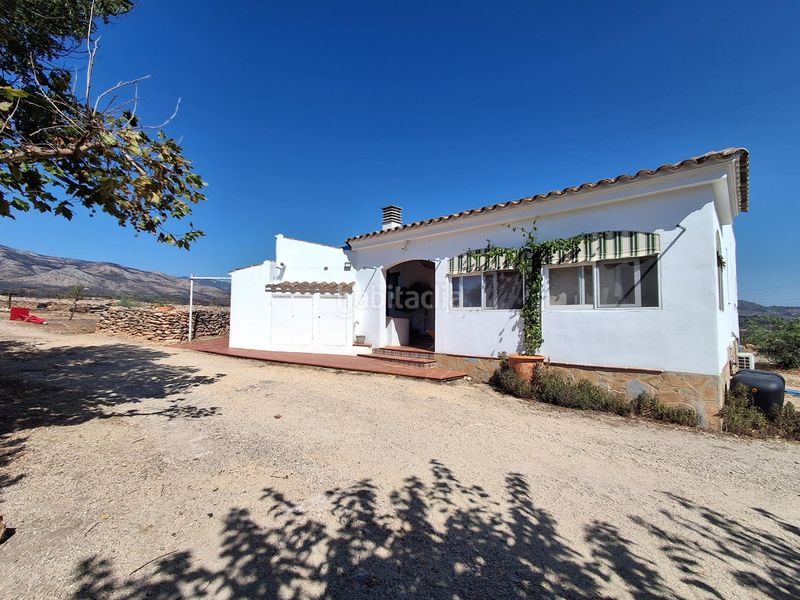 Foto 4e0d17f8-1870-4cd6-91ff-c20cdde77a67. Casa amb aparcament a Xerta