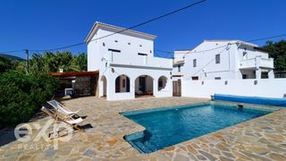 Xalet  Les senies. Casa mediterránea con carácter propio en murla