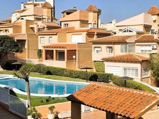 Casa adossada  Mujol, del. Exclusivo chalet adosado en el cabo de las huertas. estancia, am