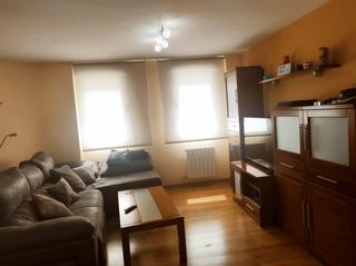 Rent Flat in David escudero 17. Bajo exterior de 2 dormitorios con garaje en castellanos de mori