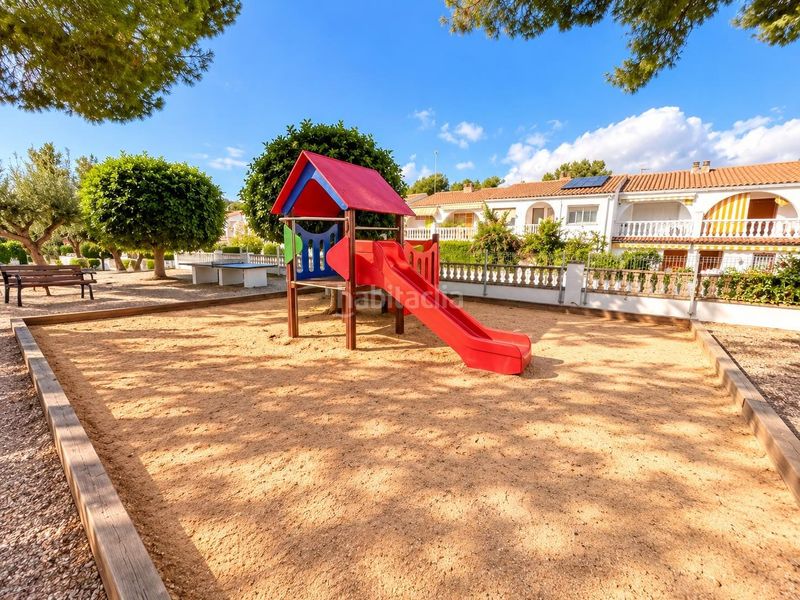 Foto 82c36758-fffe-46ab-b563-4adef085f610. Casa adossada amb calefacció aparcament piscina a Vendrell (El)