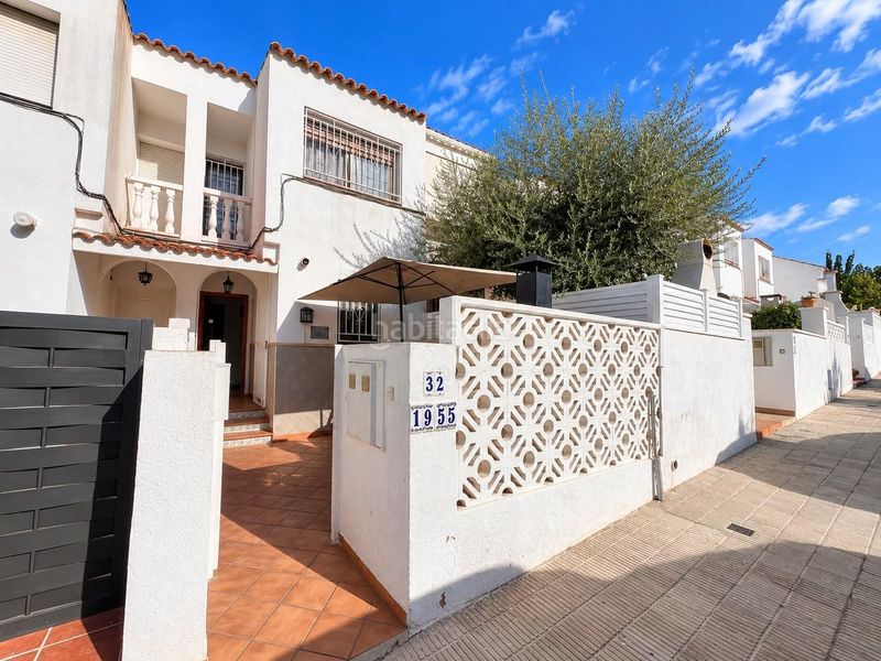 Foto e375a1c8-9150-4625-85a7-68438360c07c. Casa adossada amb calefacció aparcament piscina a Vendrell (El)